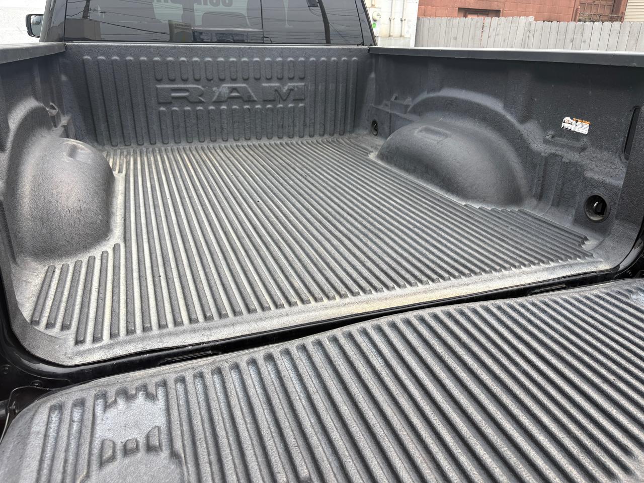 RAM 1500 Big Horn 4x4 Crew Cab 6'4" Box 2022