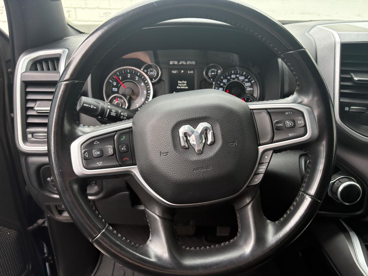 RAM 1500 Big Horn 4x4 Crew Cab 6'4" Box 2022