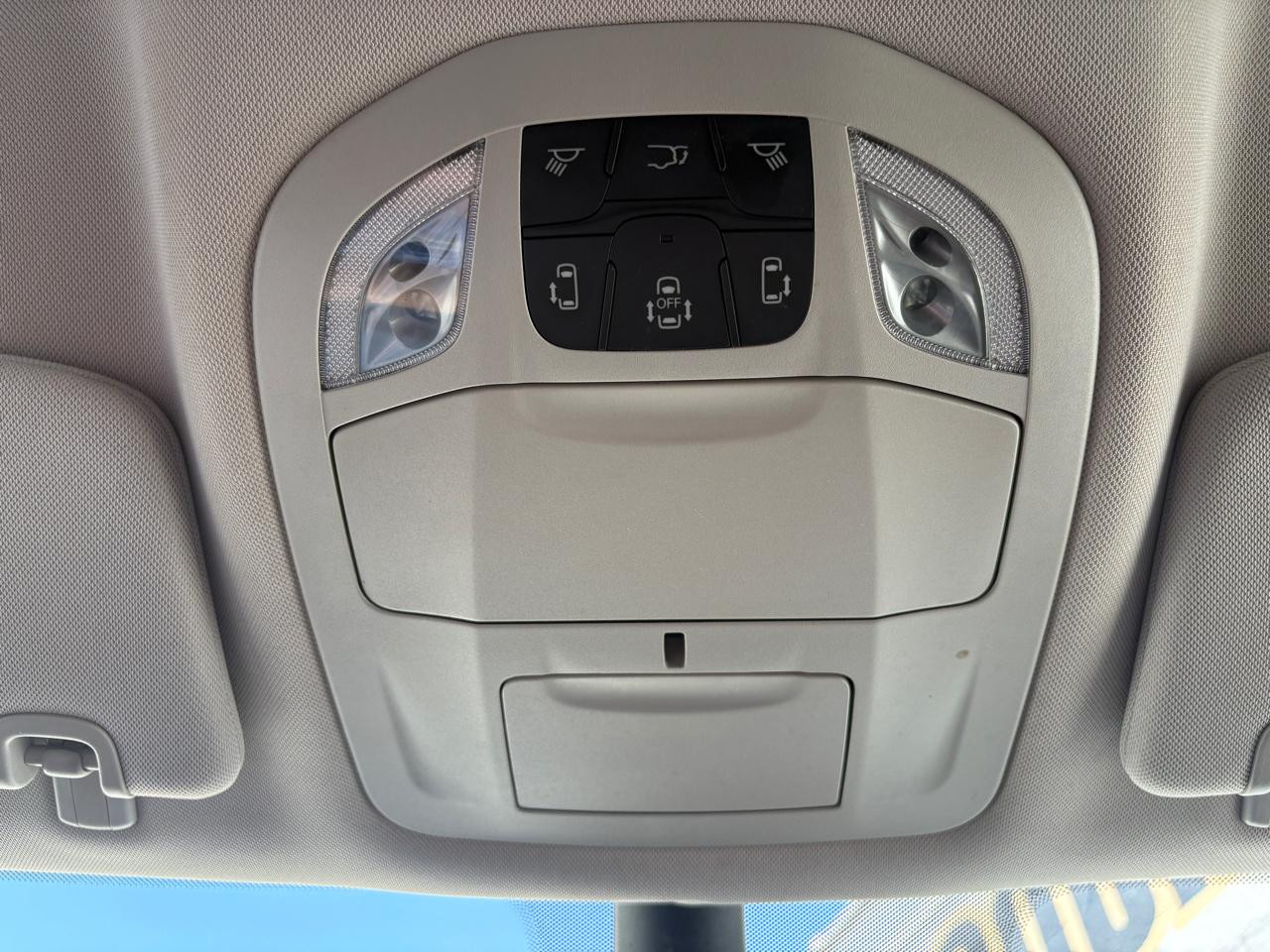 Chrysler Voyager LX FWD 2023