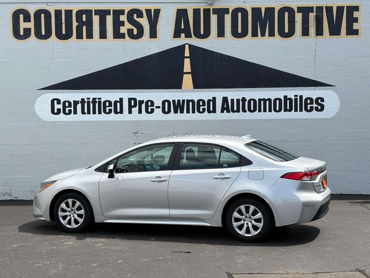 Toyota Corolla LE CVT (Natl) 2024