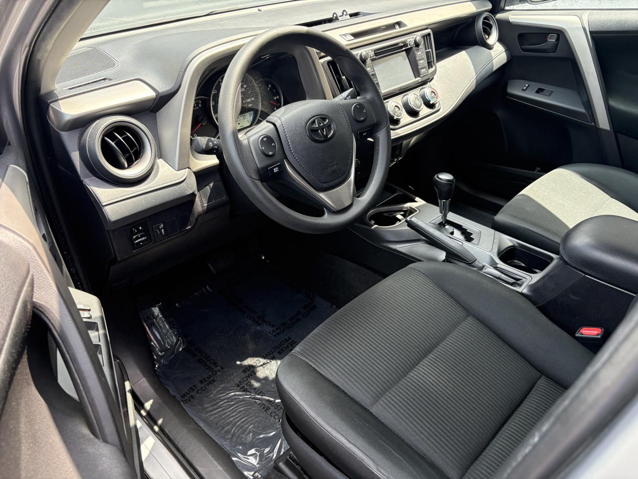 Toyota RAV4 FWD 4dr LE (Natl) 2016