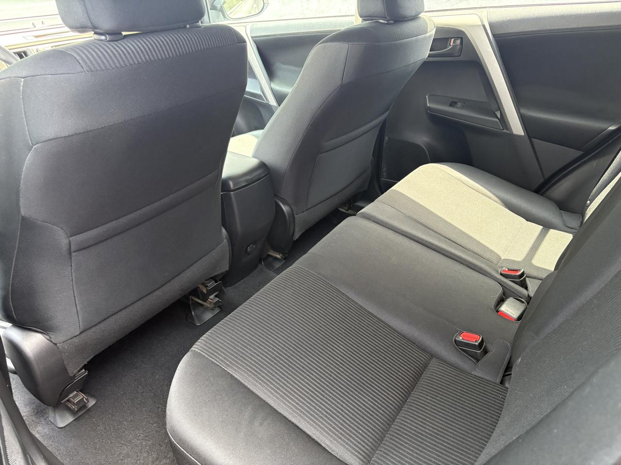Toyota RAV4 FWD 4dr LE (Natl) 2016