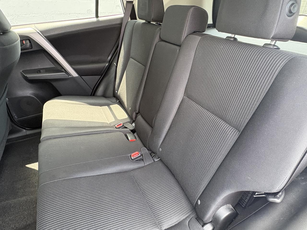 Toyota RAV4 FWD 4dr LE (Natl) 2016