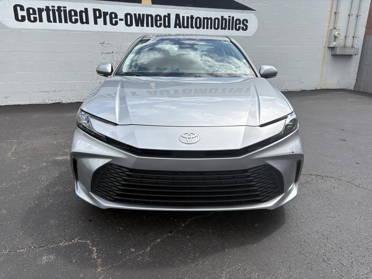 Toyota Camry LE (Natl) 2025
