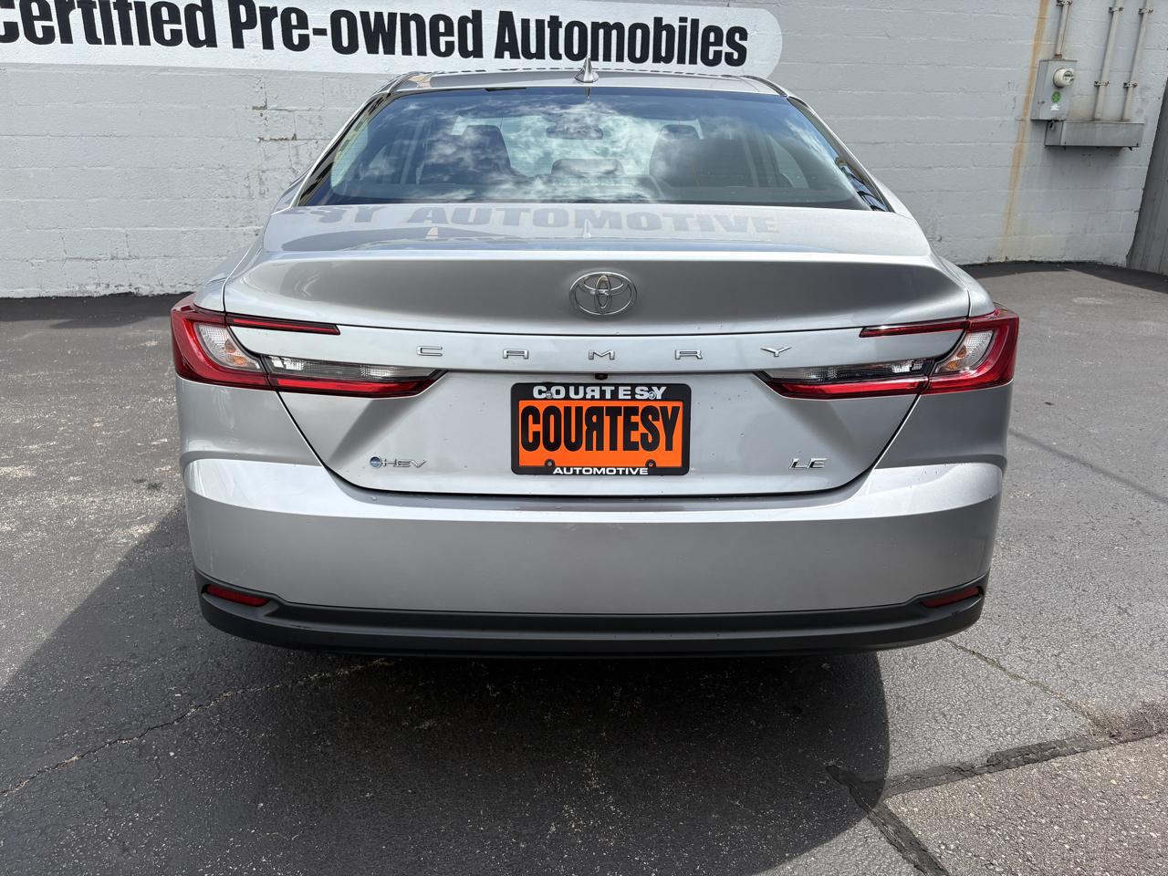 Toyota Camry LE (Natl) 2025