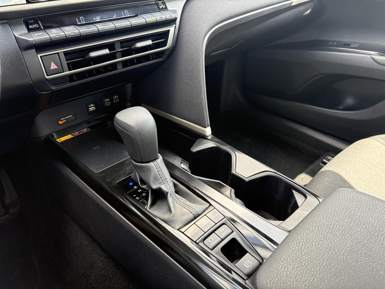 Toyota Camry Hybrid LE 4D Sedan 2025
