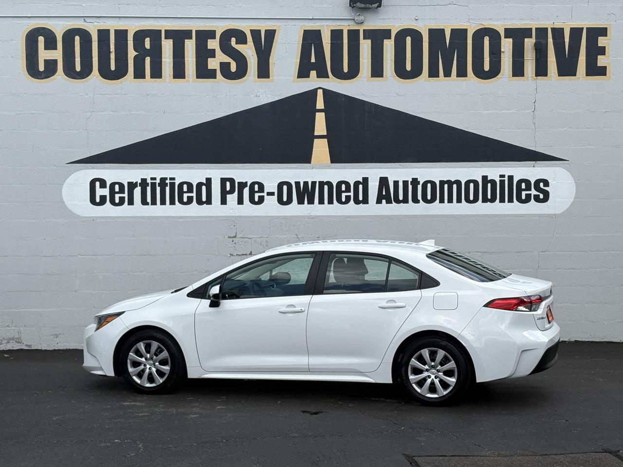 Toyota Corolla LE CVT (Natl) 2024
