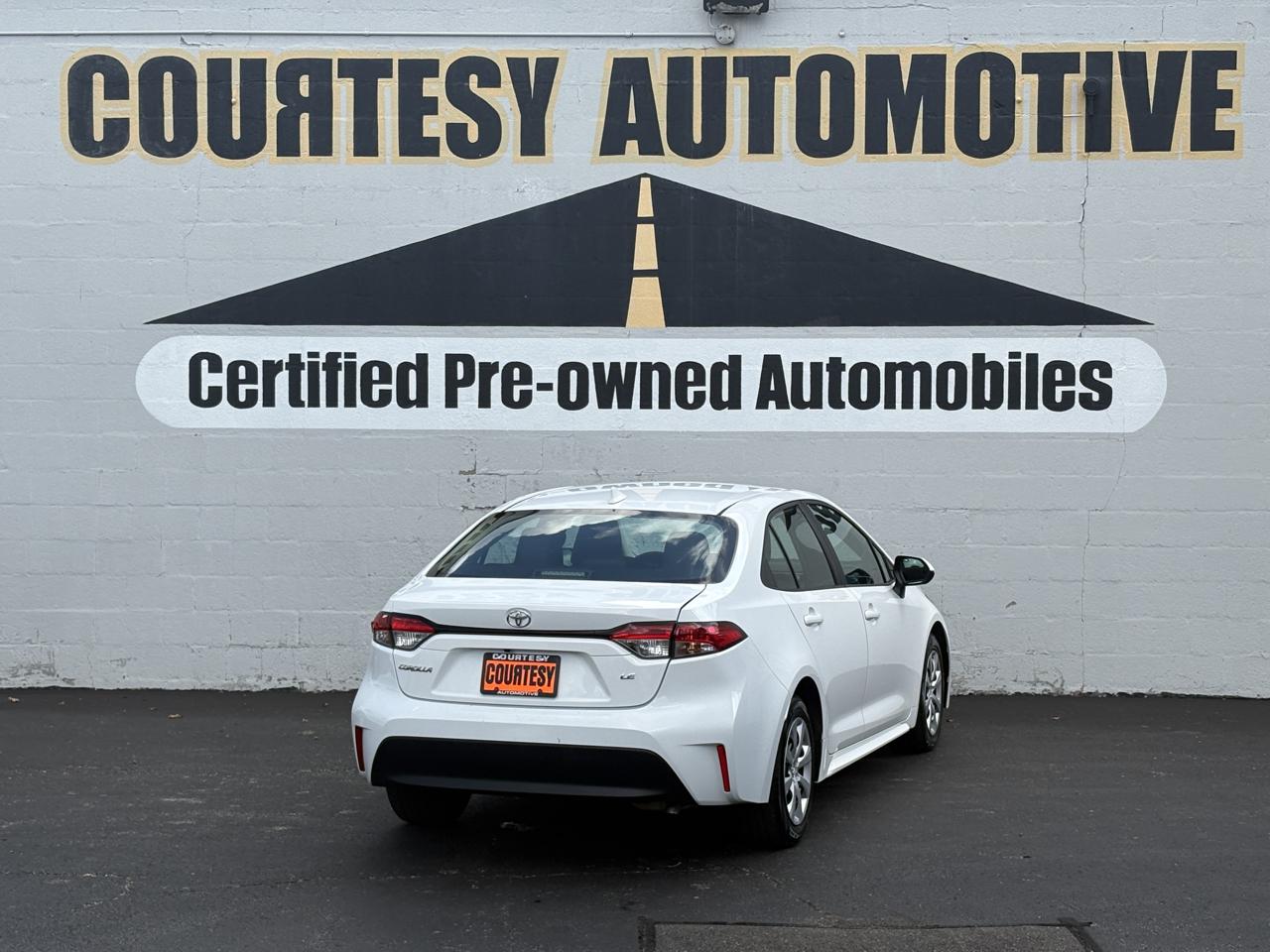 Toyota Corolla LE CVT (Natl) 2024