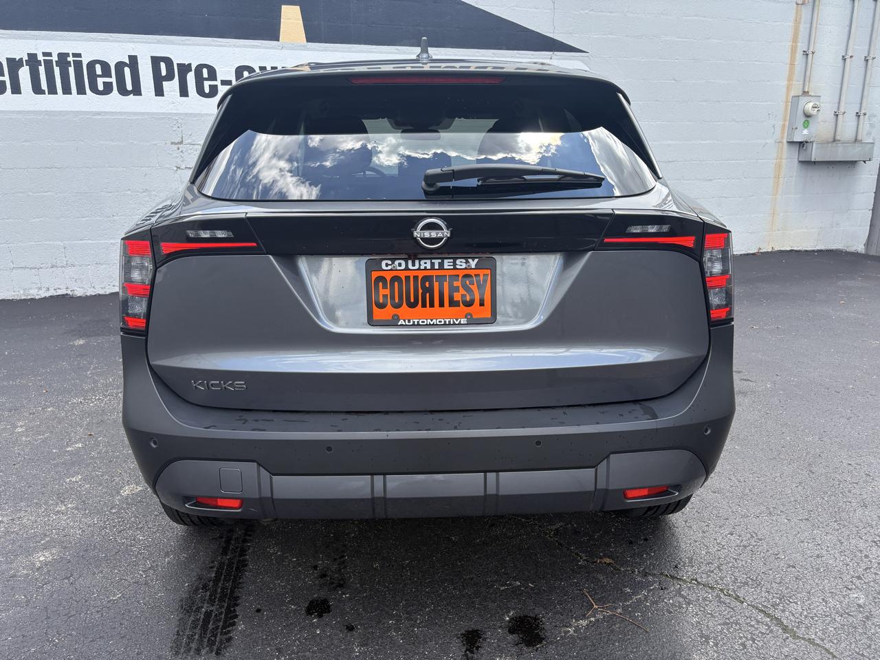 Nissan Kicks SV FWD 2025