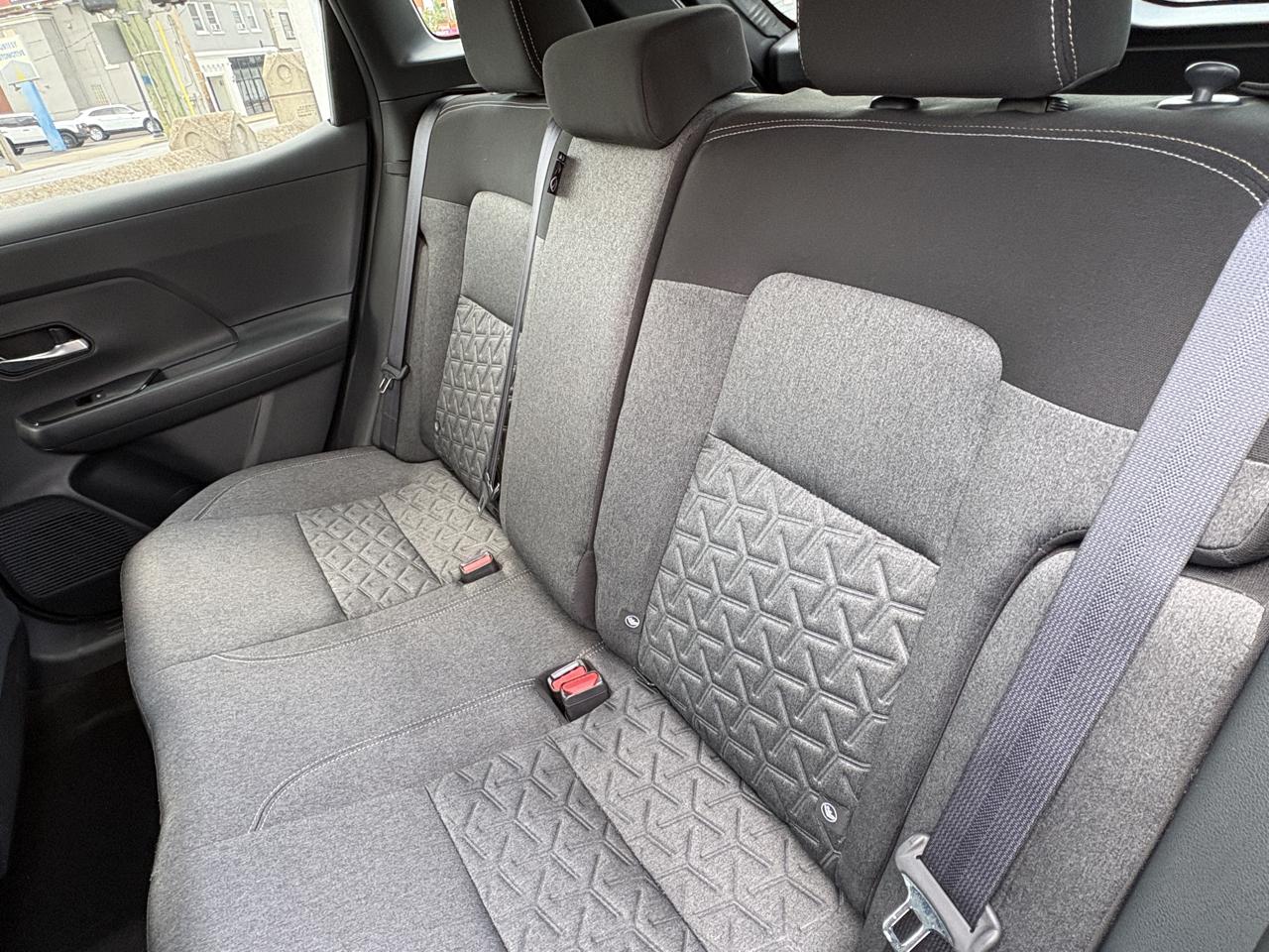 Nissan Kicks SV FWD 2025