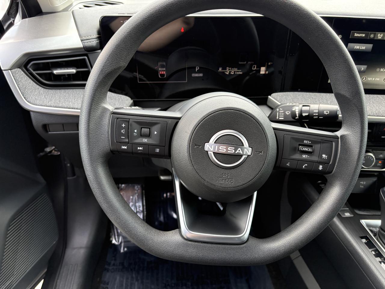 Nissan Kicks SV FWD 2025