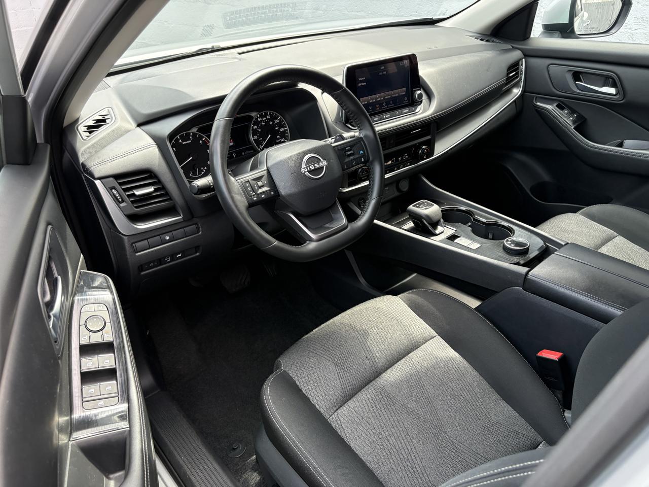 Nissan Rogue AWD SV 2025