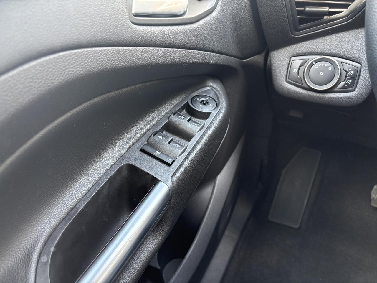 Ford Escape 4WD 4dr SE 2015