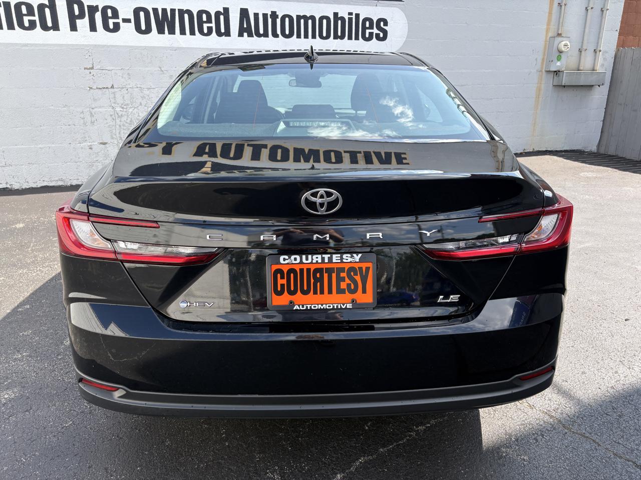 Toyota Camry Hybrid LE 4D Sedan 2025