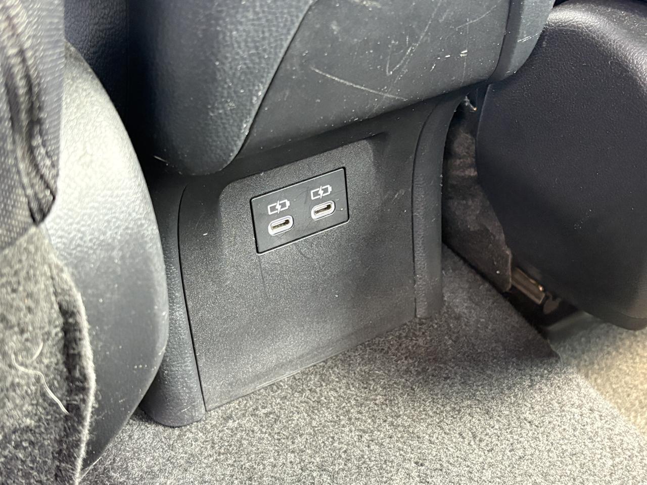 Toyota Prius LE (Natl) 2024