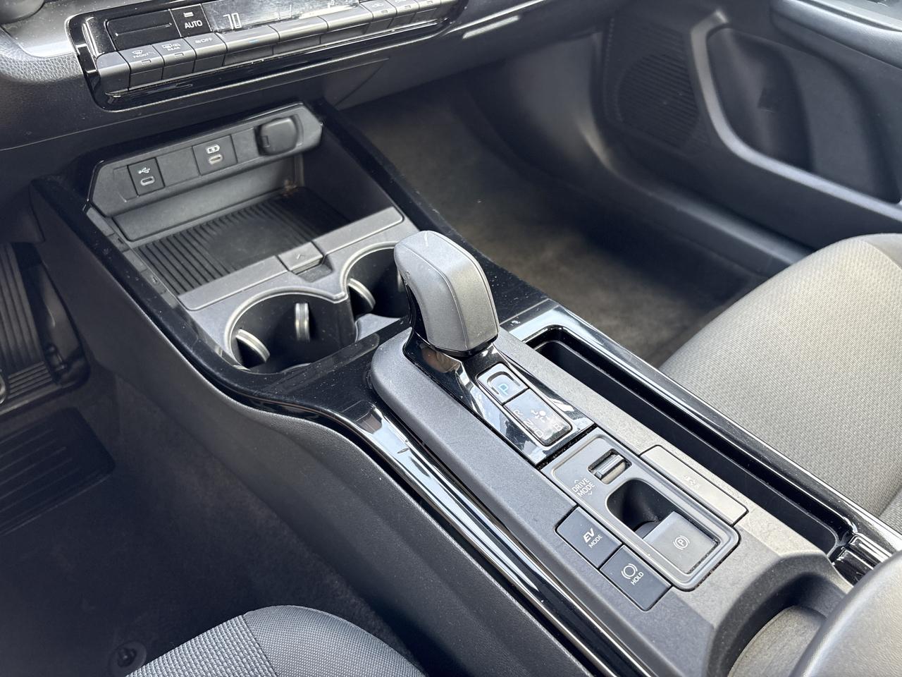Toyota Prius LE (Natl) 2024