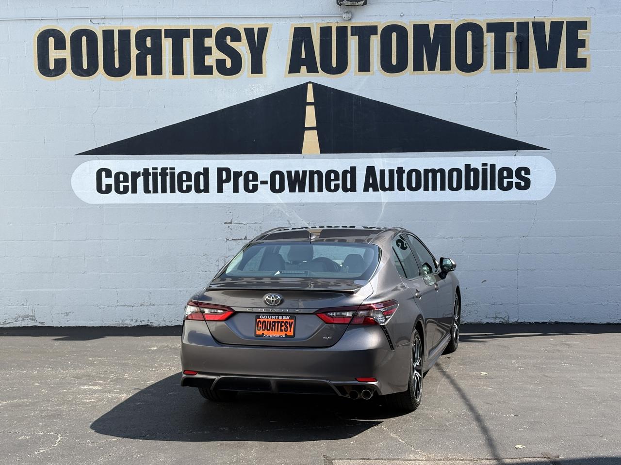 Toyota Camry SE Auto (Natl) 2024