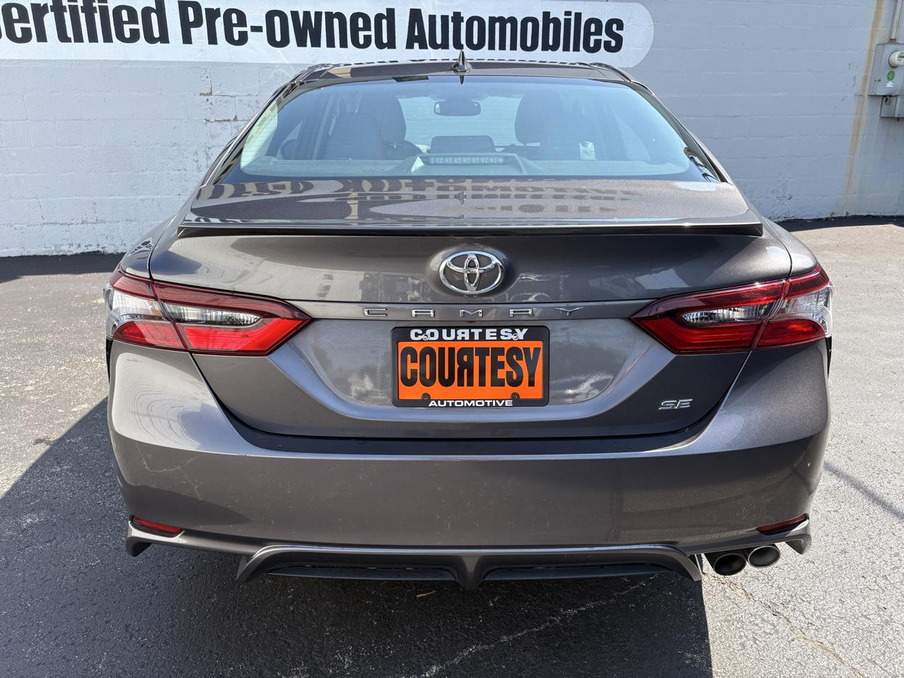 Toyota Camry SE Auto (Natl) 2024