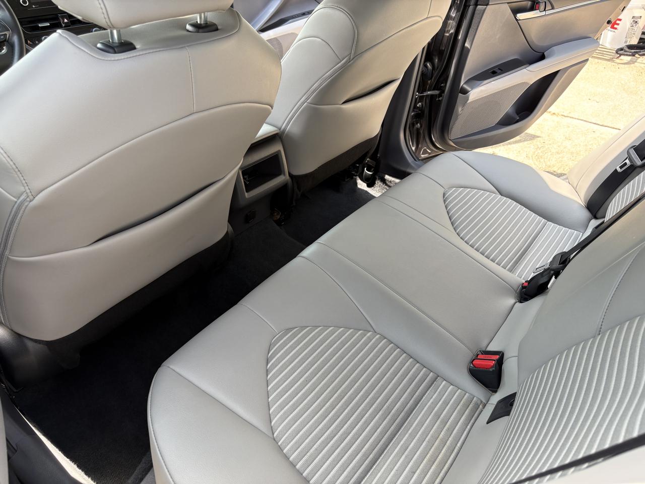 Toyota Camry SE Auto (Natl) 2024