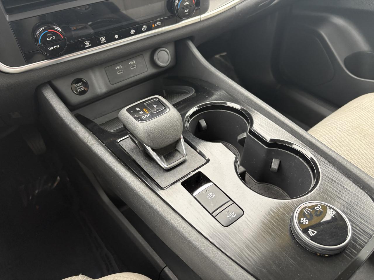 Nissan Rogue photo 16