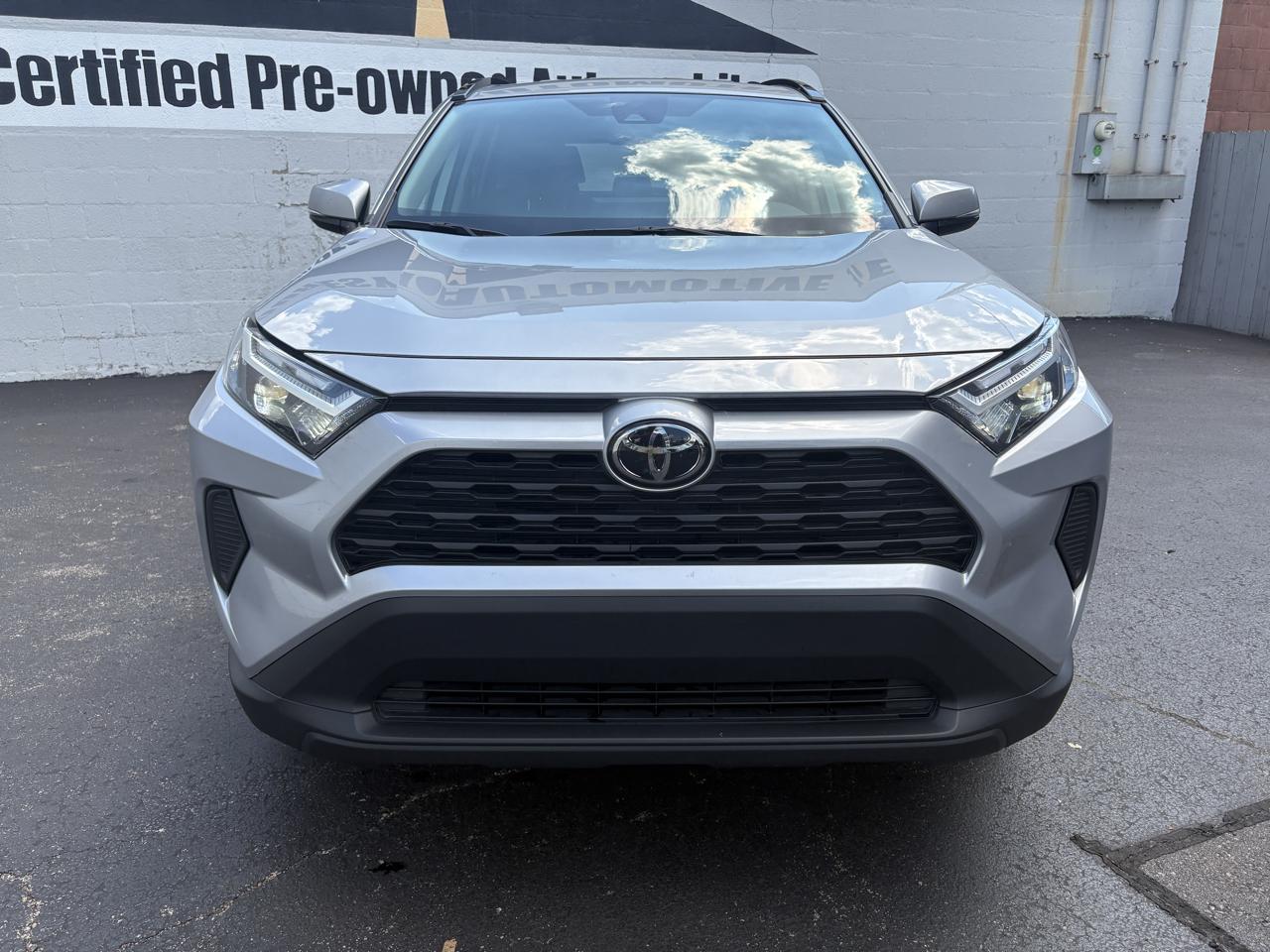 Toyota RAV4 Hybrid XLE AWD (Natl) 2025