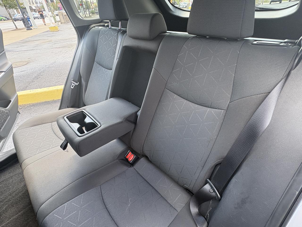 Toyota RAV4 Hybrid XLE AWD (Natl) 2025