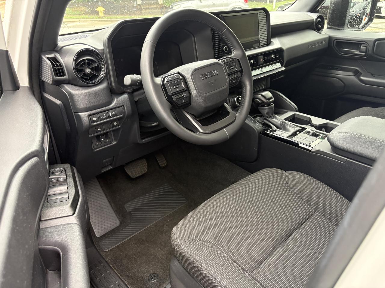 Toyota Land Cruiser photo 7