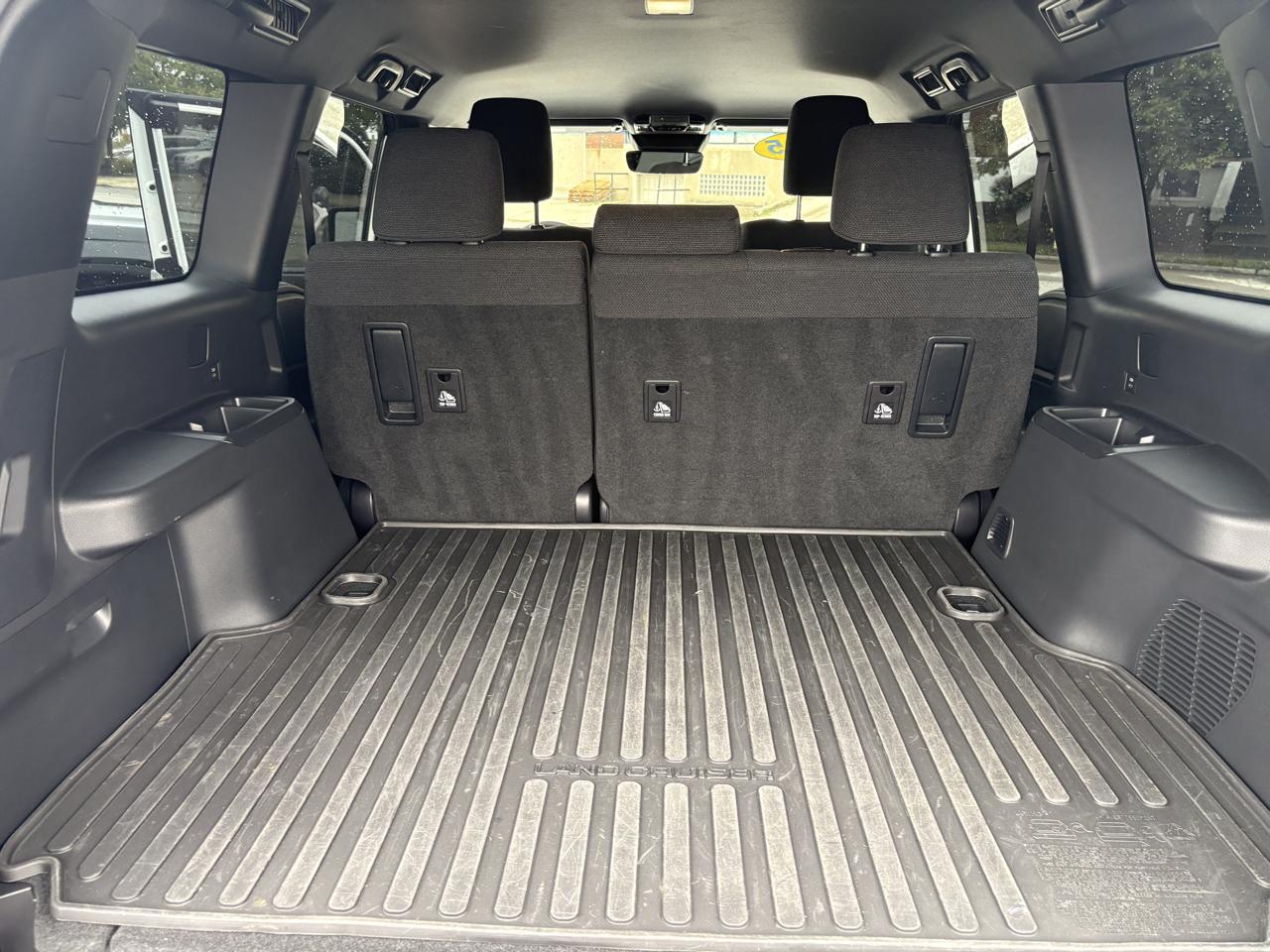 Toyota Land Cruiser photo 11