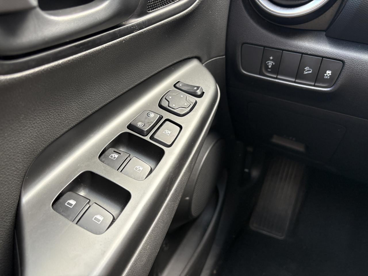 Hyundai Kona SEL Auto AWD 2023