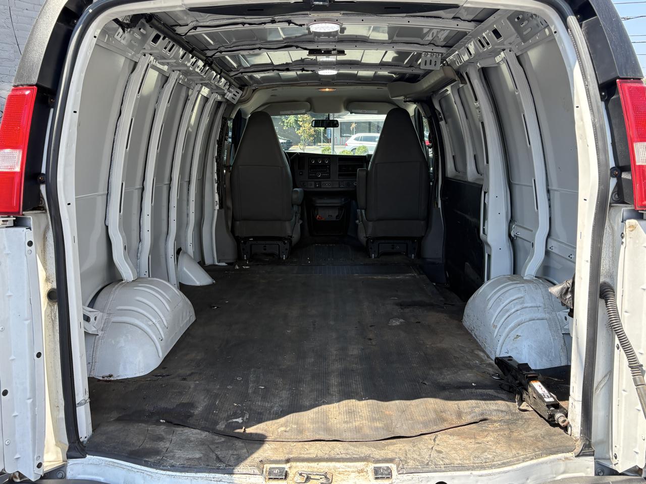 Chevrolet Express Cargo Van RWD 2500 135" 2021