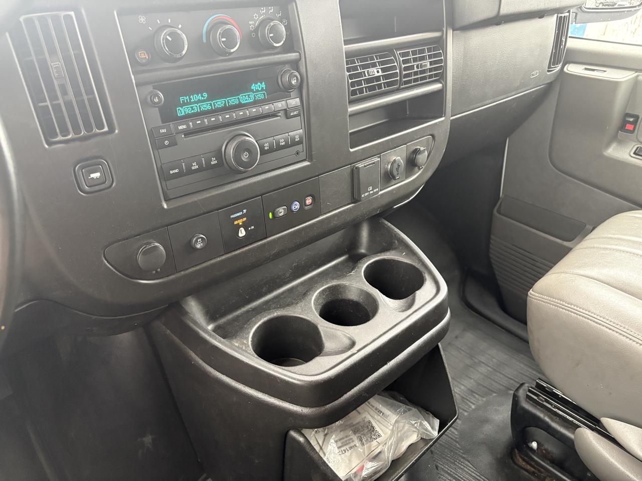 Chevrolet Express photo 9