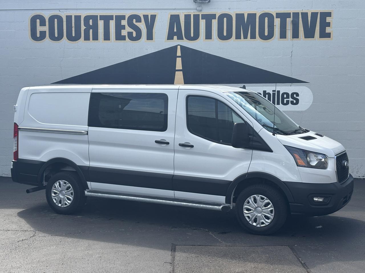 Ford Transit Cargo Van T-250 130" Low Rf 9070 GVWR RWD 2025
