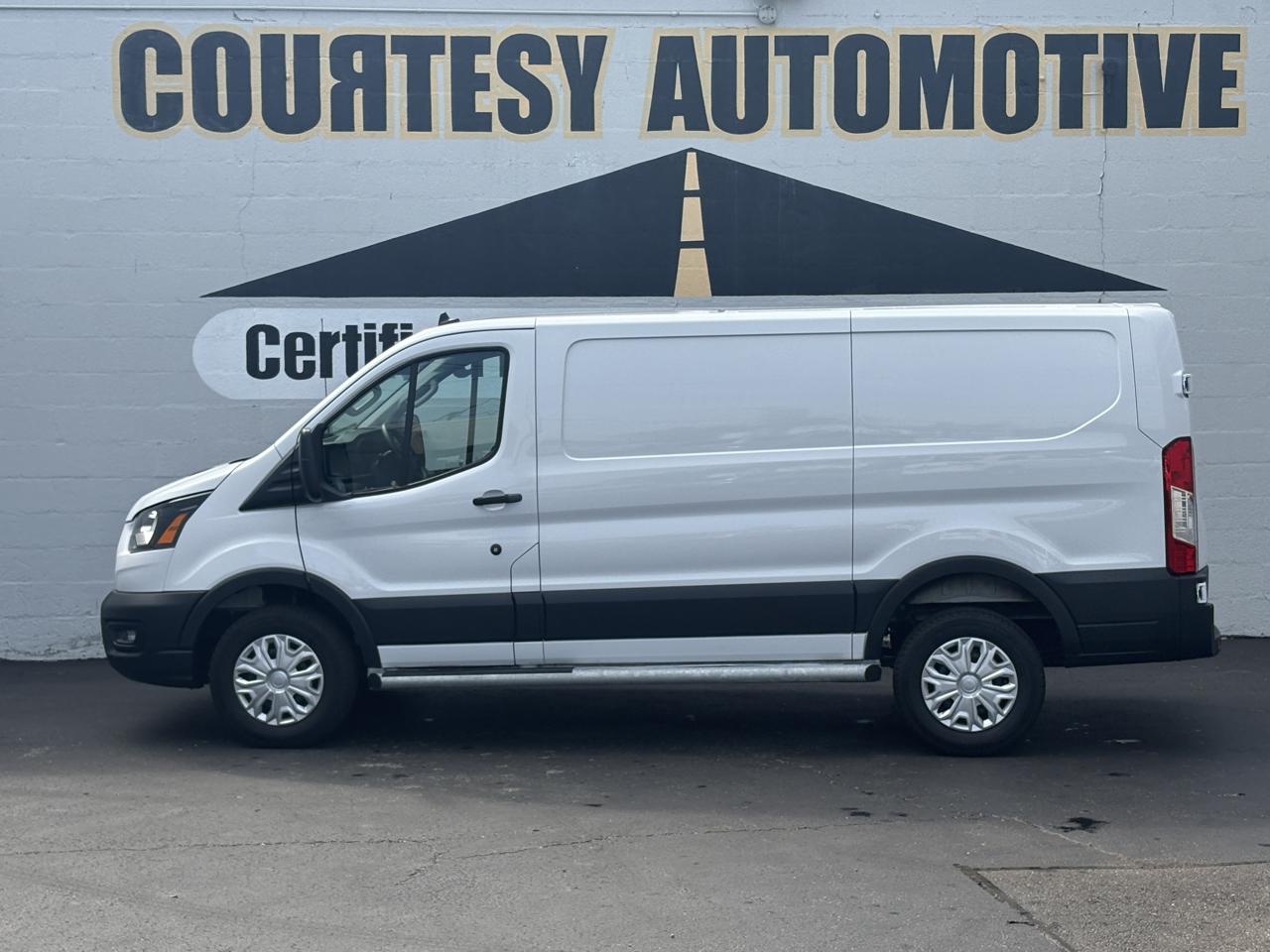 Ford Transit Cargo Van T-250 130" Low Rf 9070 GVWR RWD 2025
