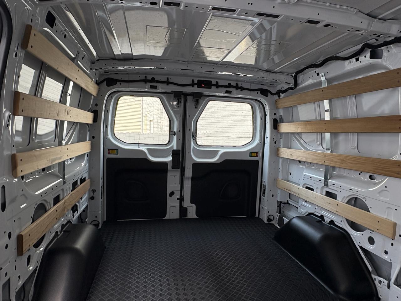 Ford Transit Cargo Van T-250 130" Low Rf 9070 GVWR RWD 2025