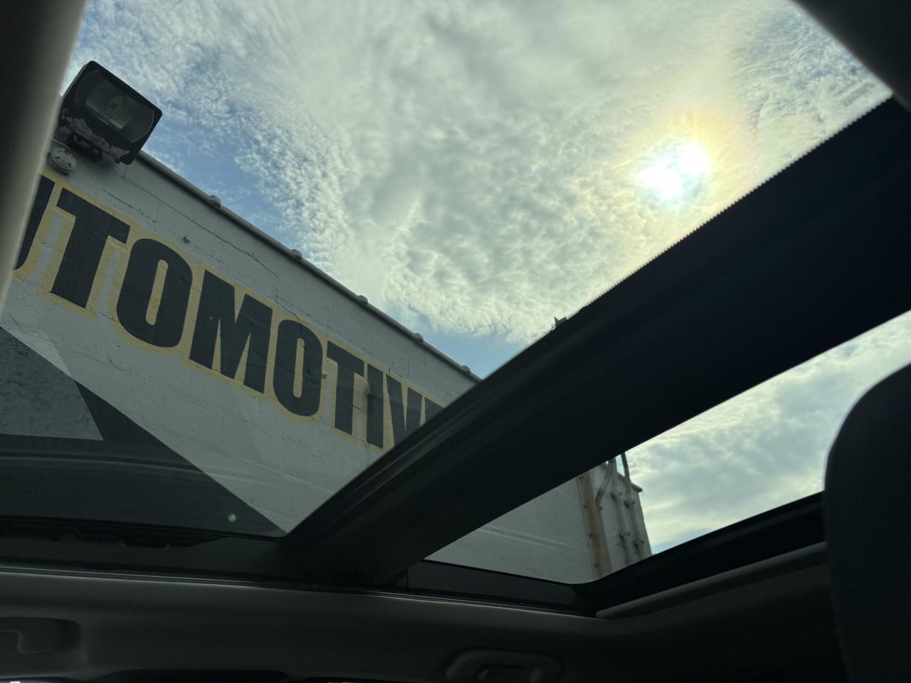 Mazda CX-50 photo 19