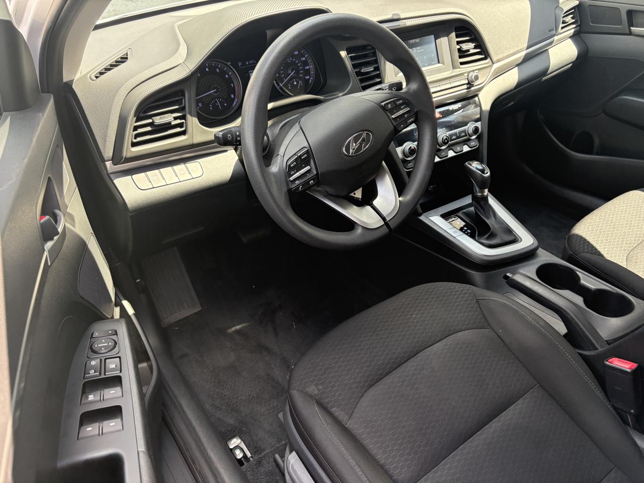 Hyundai Elantra SE IVT 2020