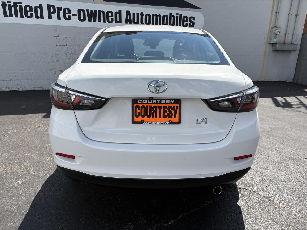 Toyota Yaris iA Auto (Natl) 2017