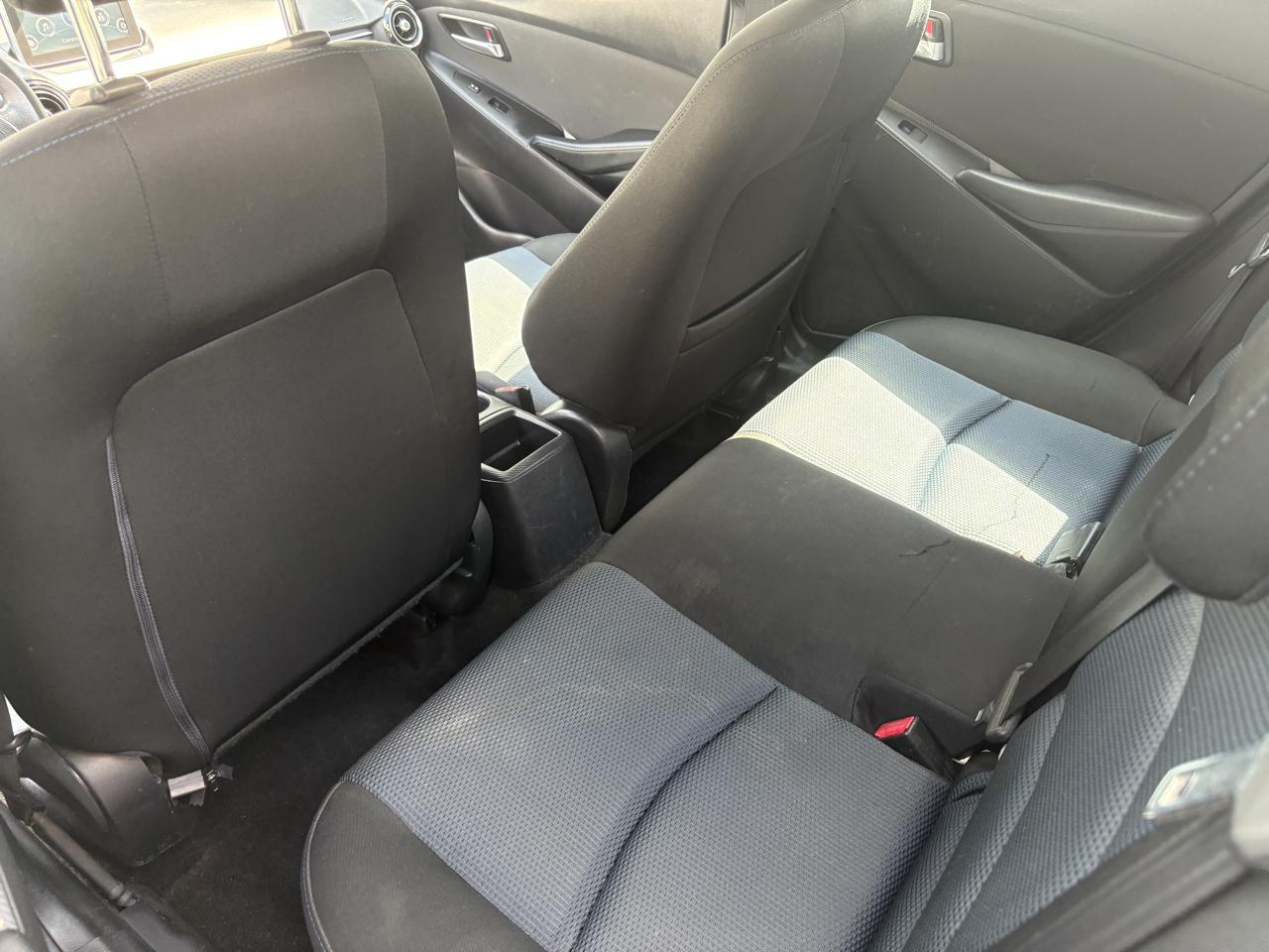 Toyota Yaris iA Auto (Natl) 2017