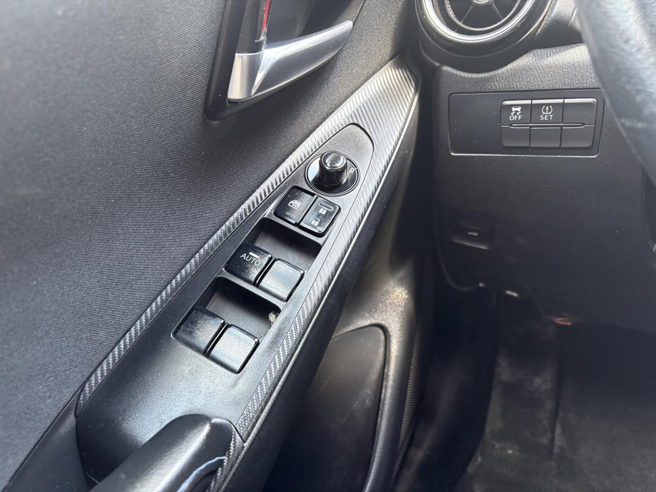 Toyota Yaris iA Auto (Natl) 2017