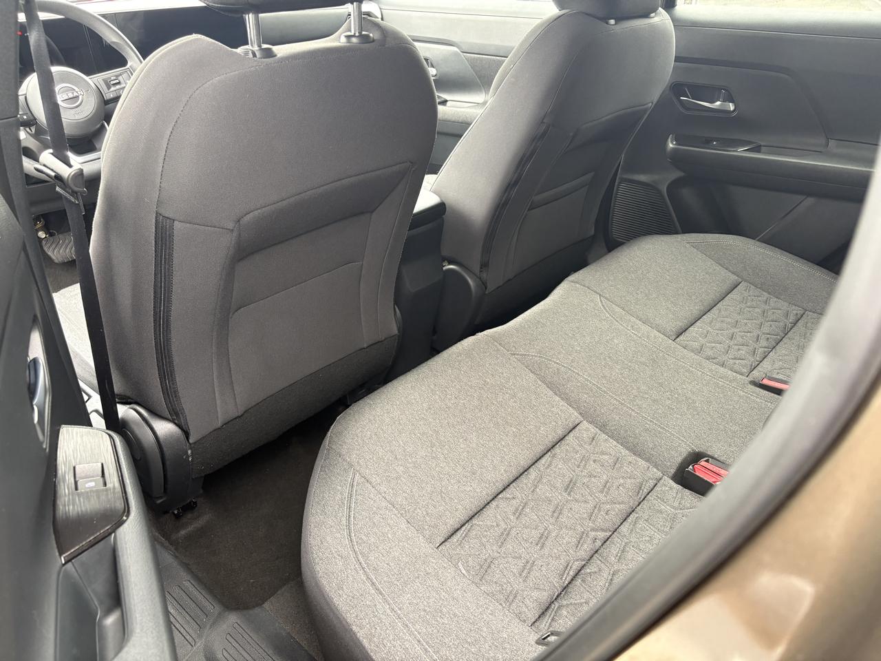 Nissan Kicks MPV photo 8