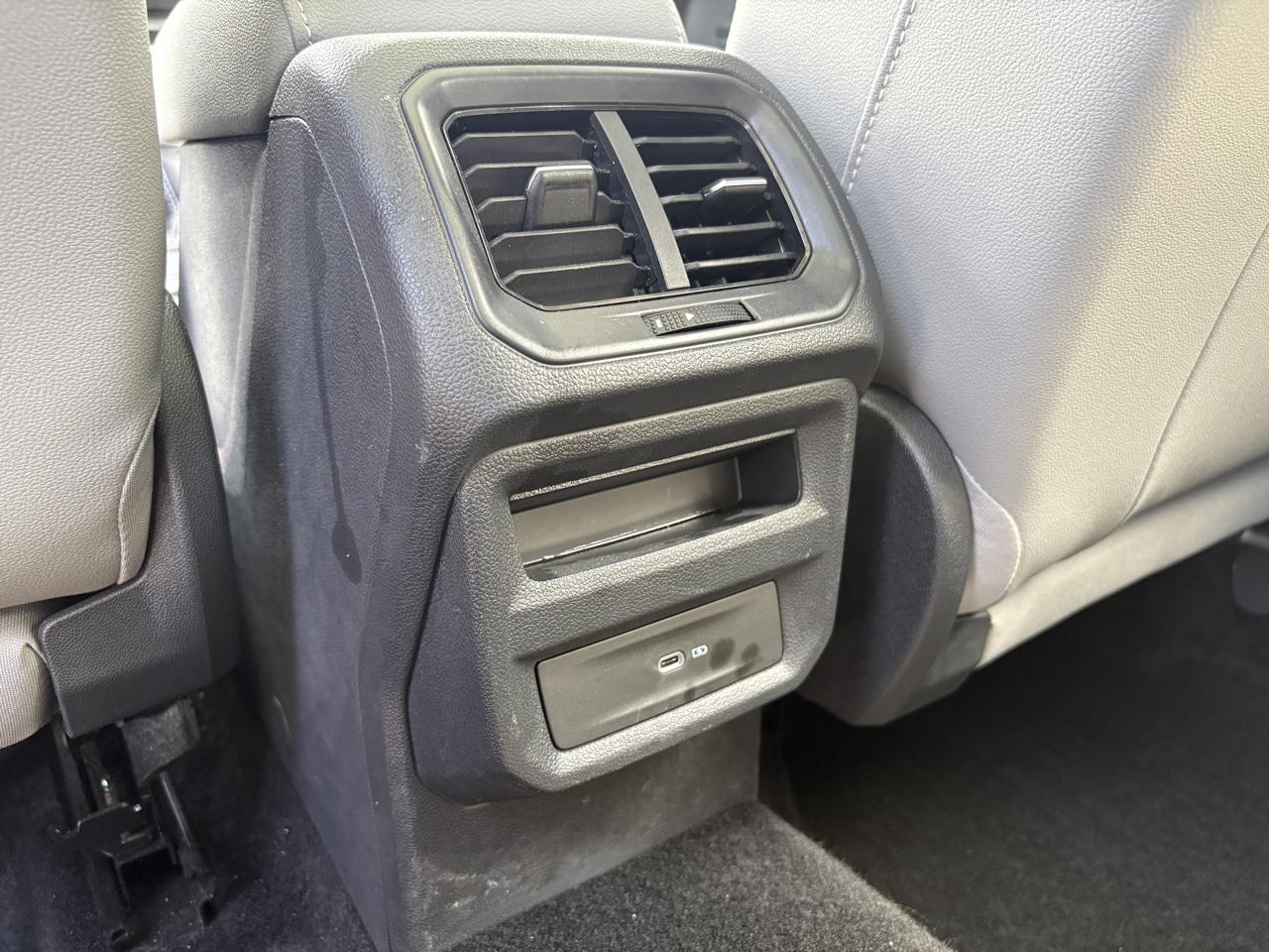 Volkswagen Taos SE FWD 2023