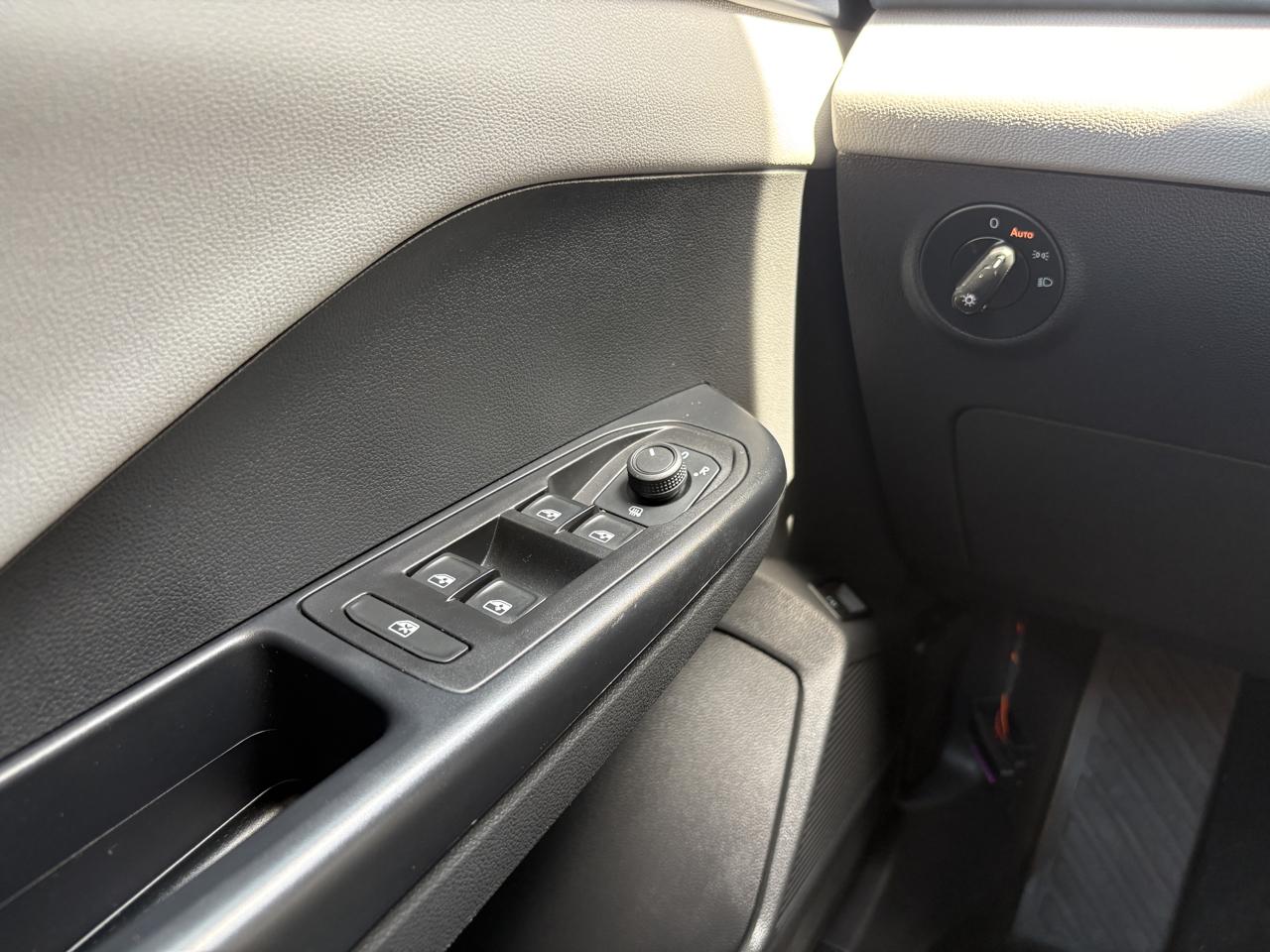 Volkswagen Taos SE FWD 2023