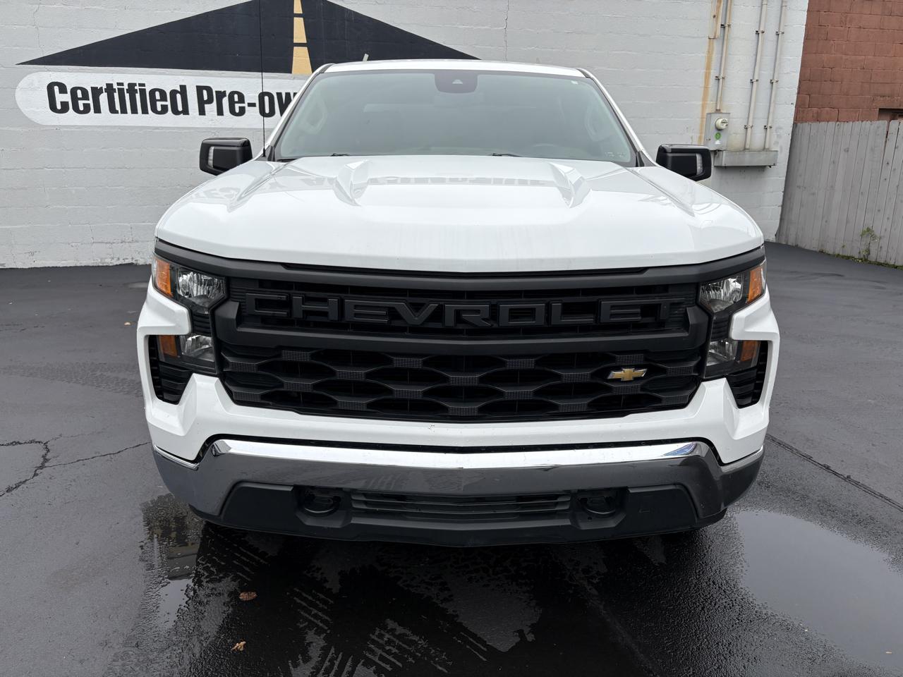 Chevrolet Silverado photo 3