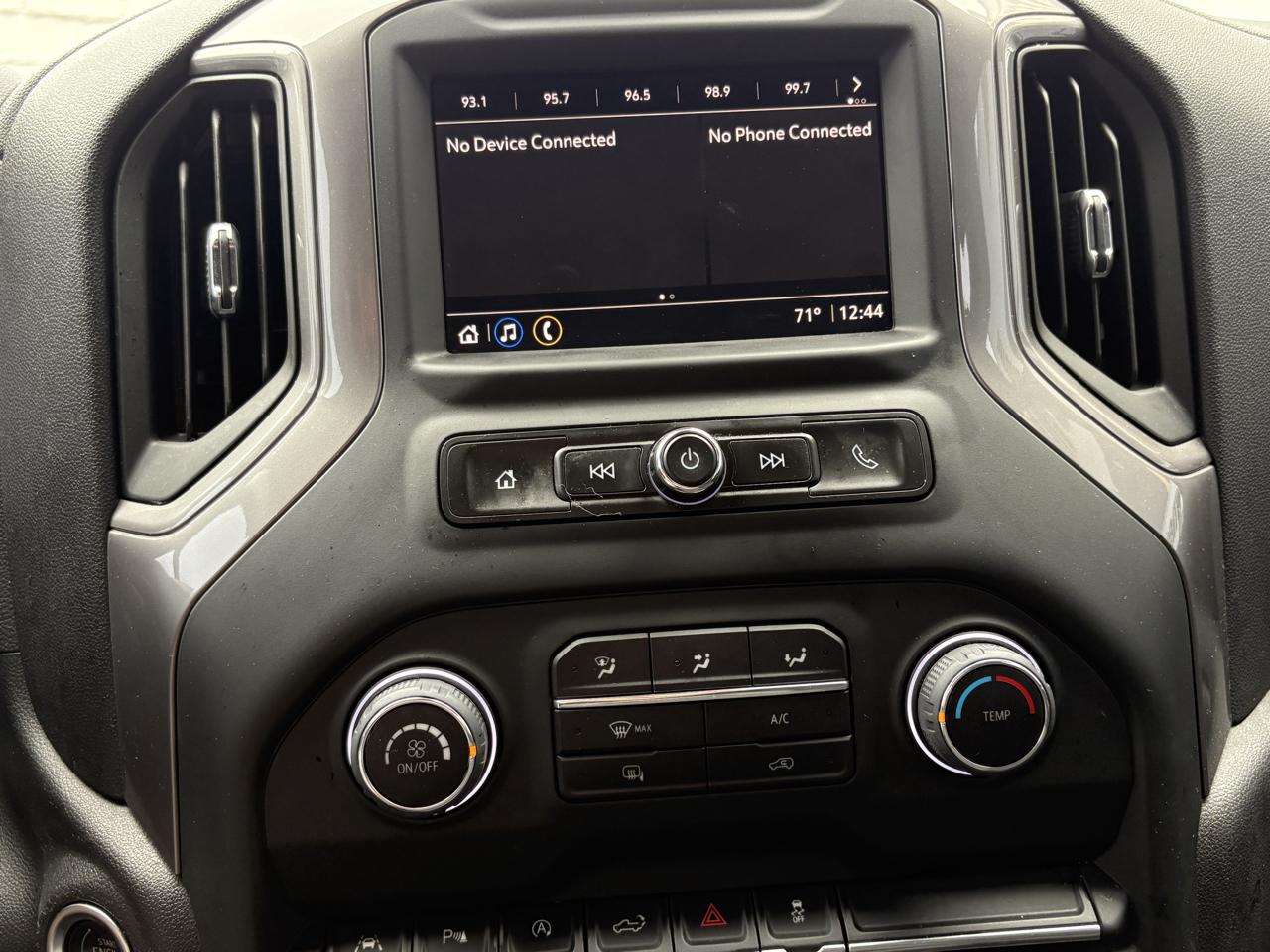 Chevrolet Silverado photo 12