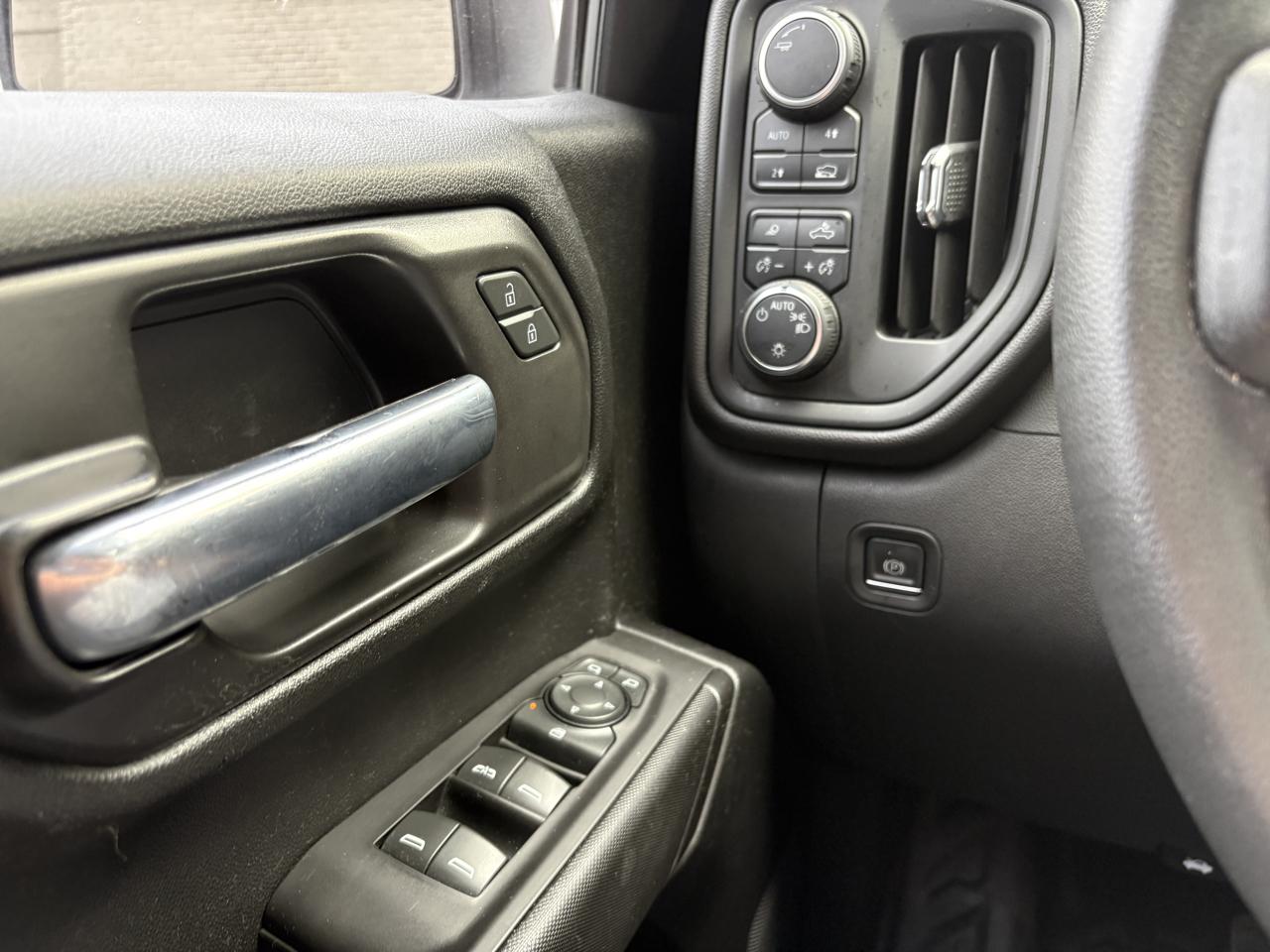 Chevrolet Silverado photo 13