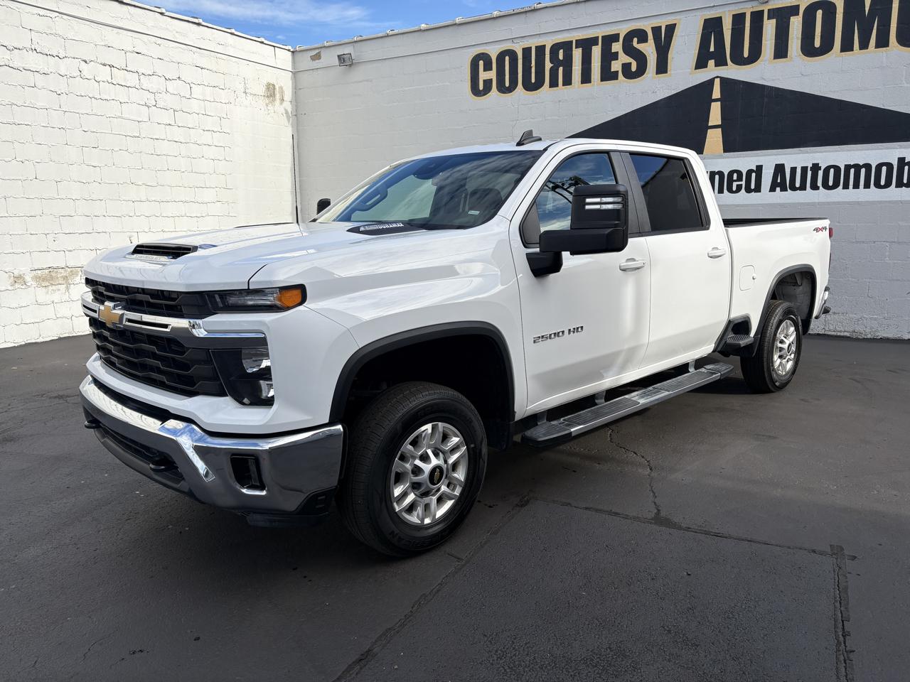 Chevrolet Silverado 2500HD 4WD Crew Cab 159" LT 2025