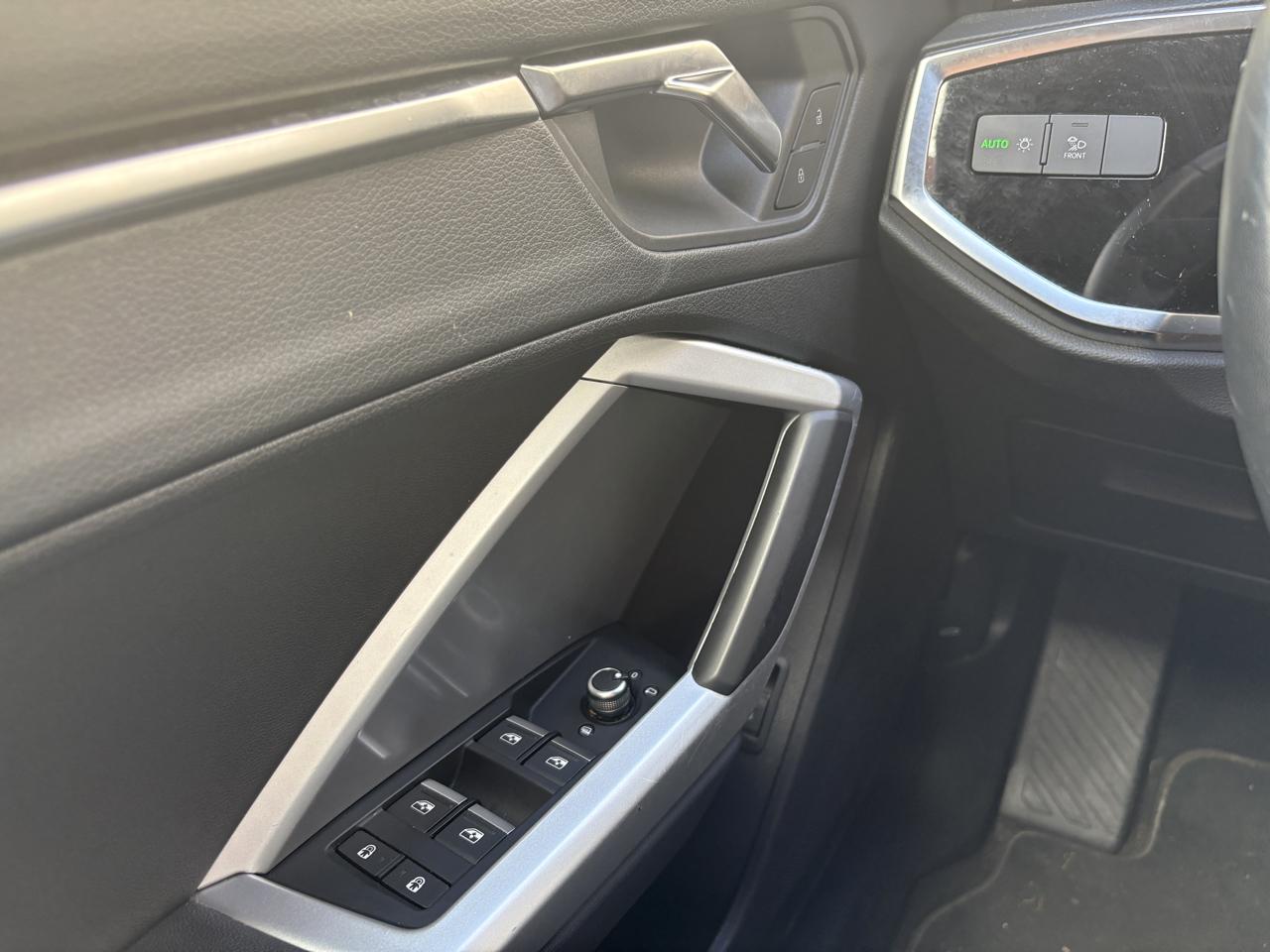 Audi Q3 S line Premium 45 TFSI quattro 2025