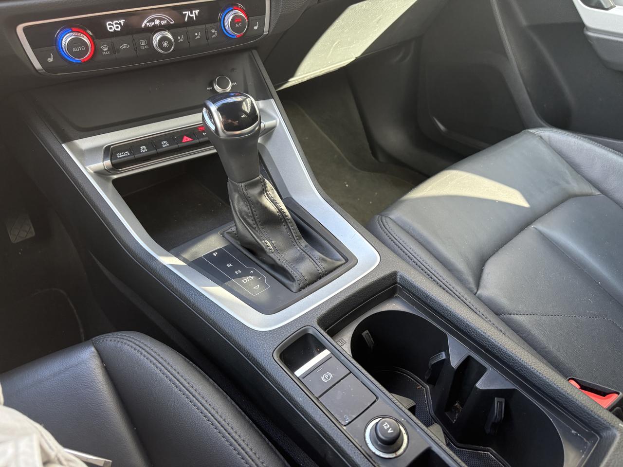 Audi Q3 S line Premium 45 TFSI quattro 2025