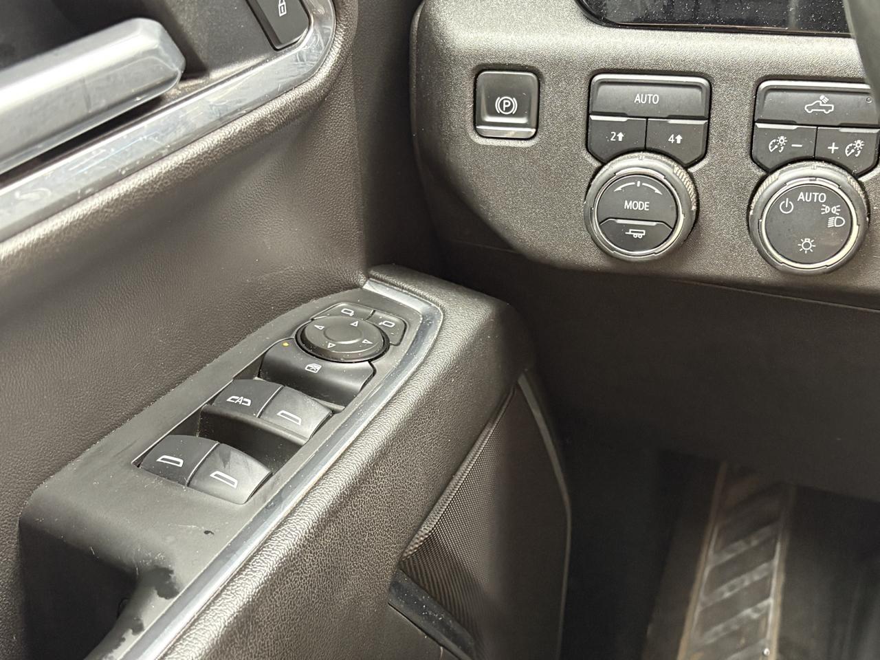 Chevrolet Silverado 1500 4WD Crew Cab 147" LT w/1LT 2025