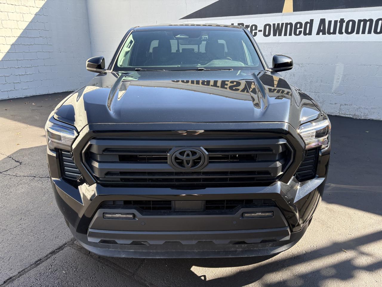 Toyota Tacoma 4WD SR5 Double Cab 5' Bed AT (Natl) 2024